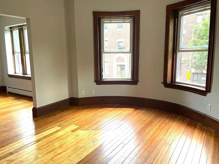 28 Montebello Rd #2 — Photo 1