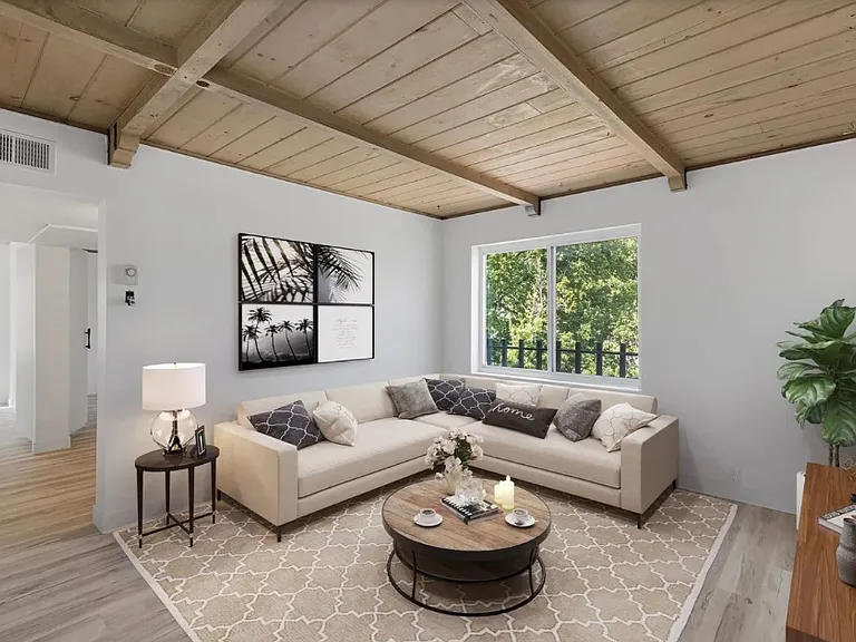 Light and spacious Living Room