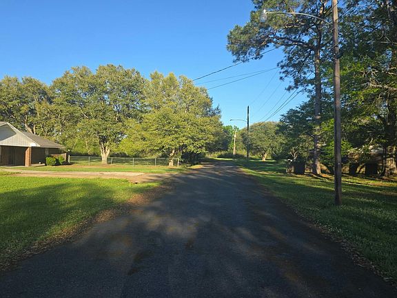 5th image of 1401 Guillory Ln