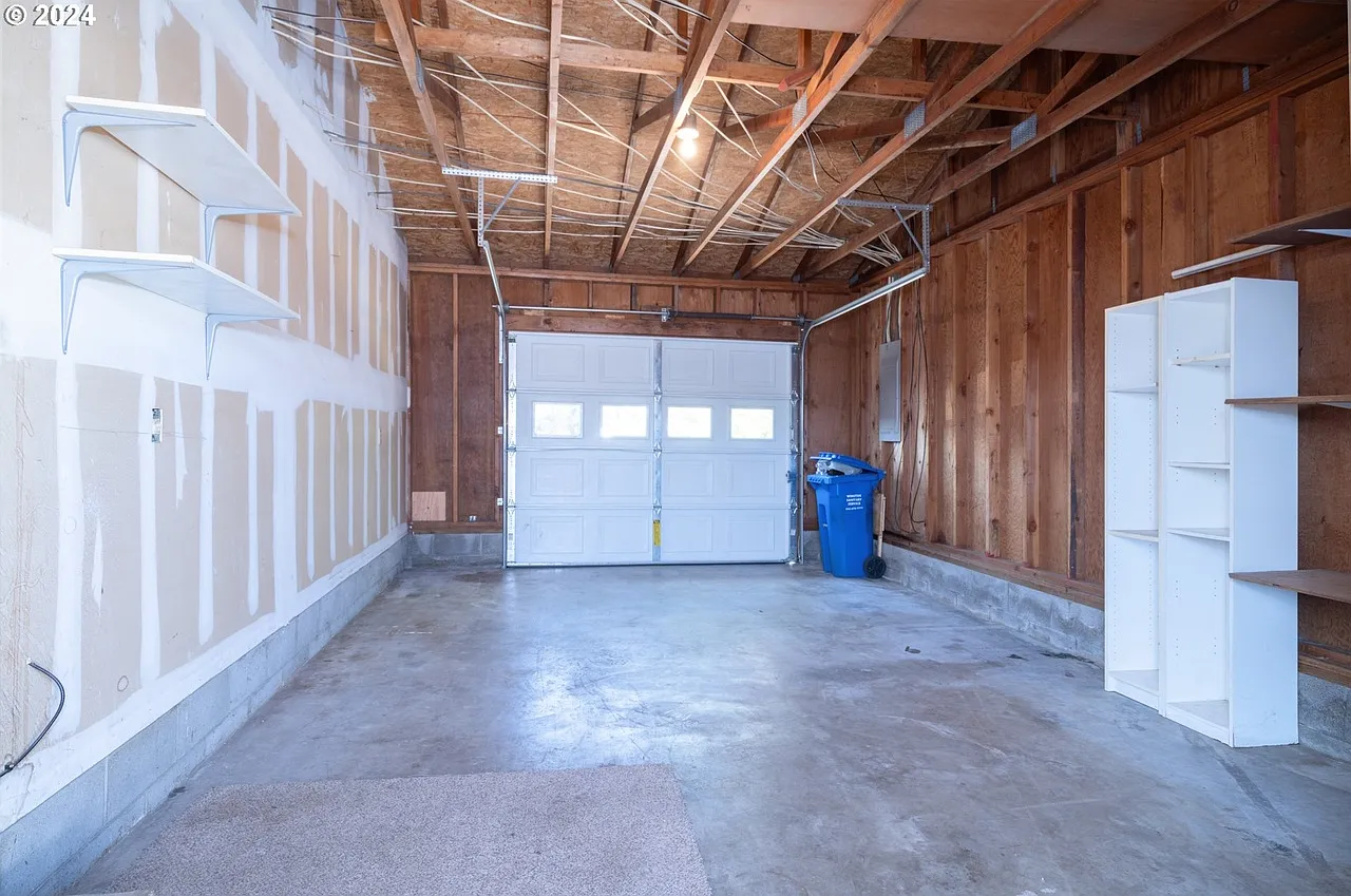 3 bed, 1022 sqft, $1,750 — Photo 3