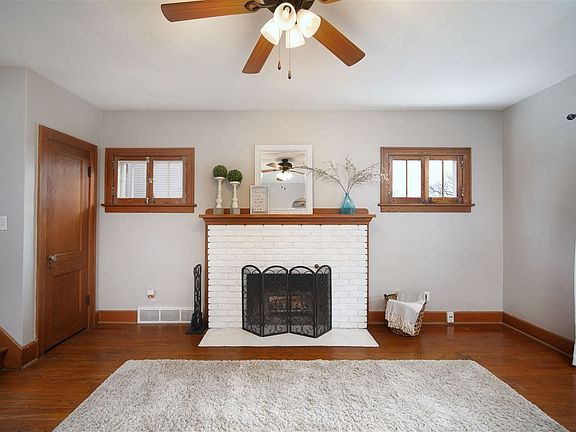 2nd image of 718 Woodlawn Ave