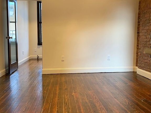 4th image of 106 Macdougal St APT 19