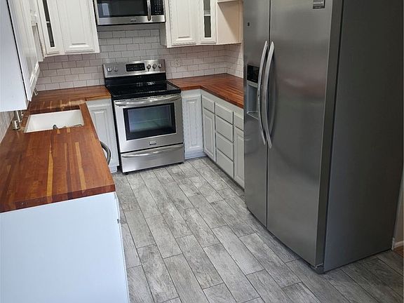 3rd image of 4558 Willis Ave Unit 114