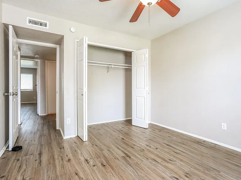 4141 Yellowleaf Dr — Photo 13