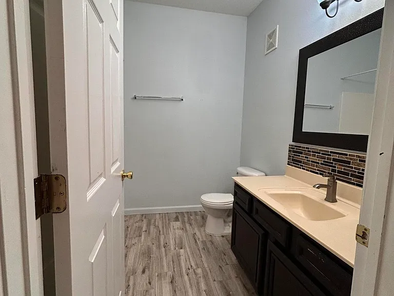 8215 Green Parrot Rd #103 — Photo 20