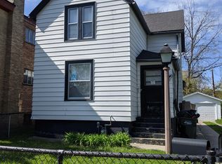 910 Edwards St, Waukegan, IL 60085