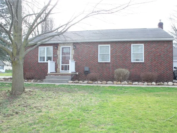 184 Elizabeth St, Mogadore, OH 44260