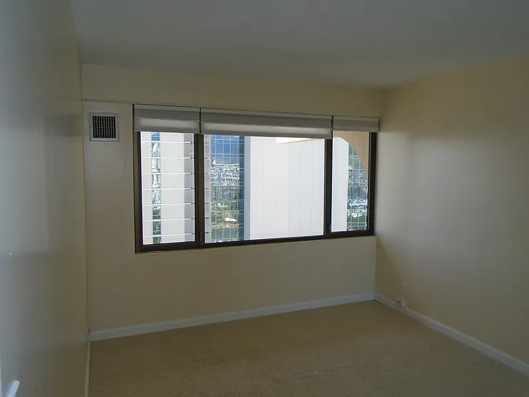 2140 Kuhio Ave #2407 — Photo 9