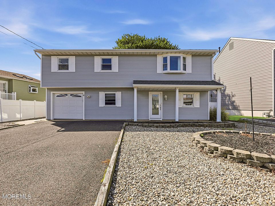 1st image of 4 Harbor View Lane