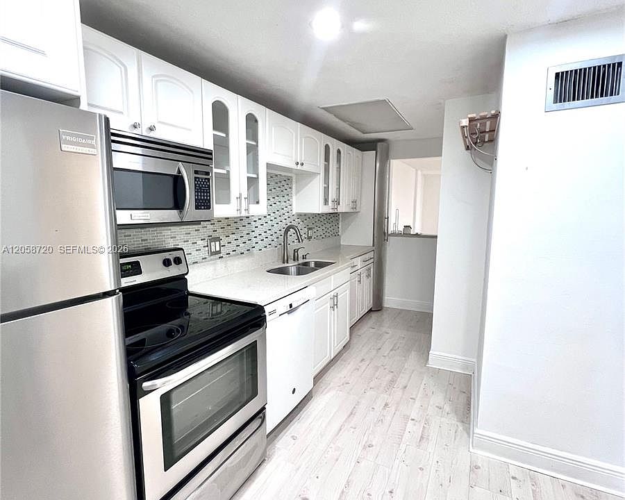 1st image of 3660 NE 166th St APT 405