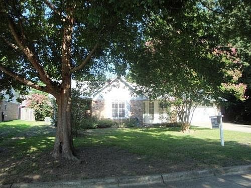 1st image of 305 Jeffrey Ln