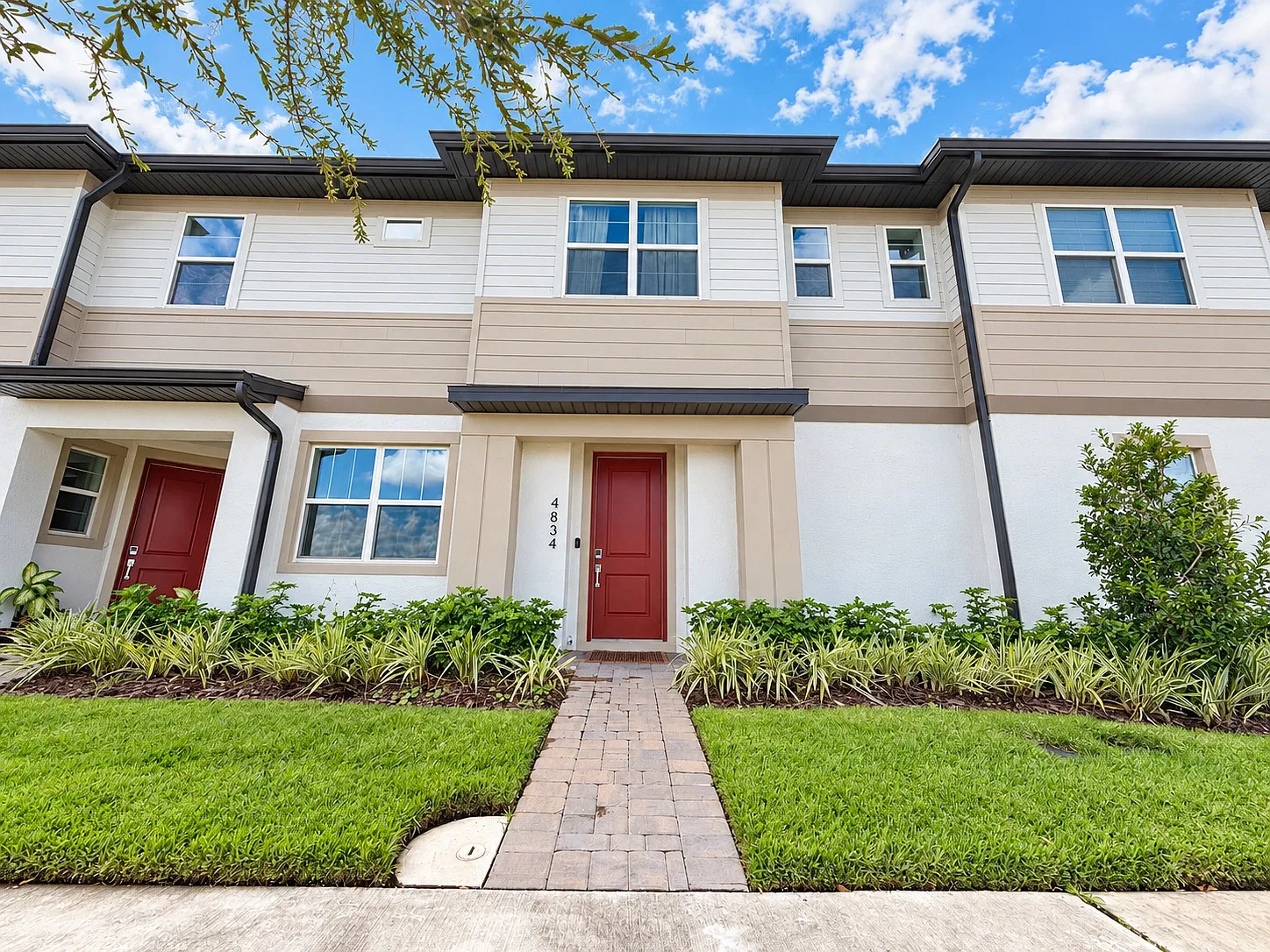 3 bed, 2.5 bath, 1608 sqft, $2,100 — Photo 2