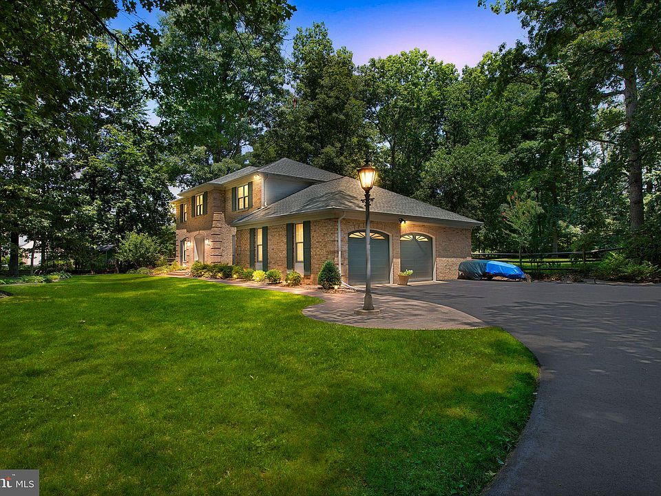 1st image of 13896 Covantry Ln