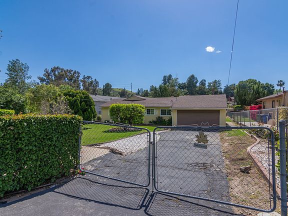 2nd image of 10519 Johanna Ave