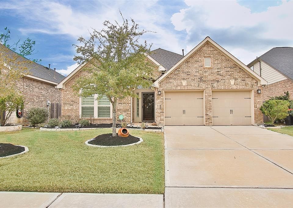 1st image of 2847 Park Hills Dr