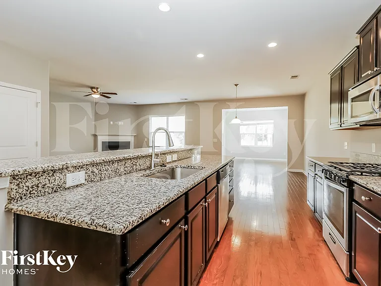 602 Bridgewater Ct — Photo 7