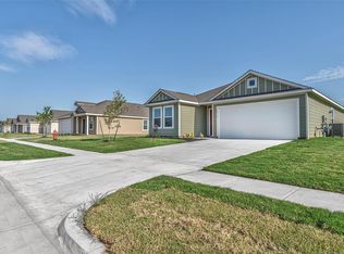 10813 SW 22nd St, Yukon, OK 73099