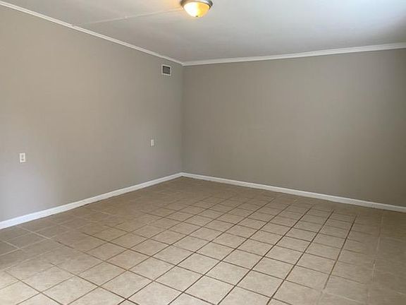 2nd image of 2261 Avondale Dr