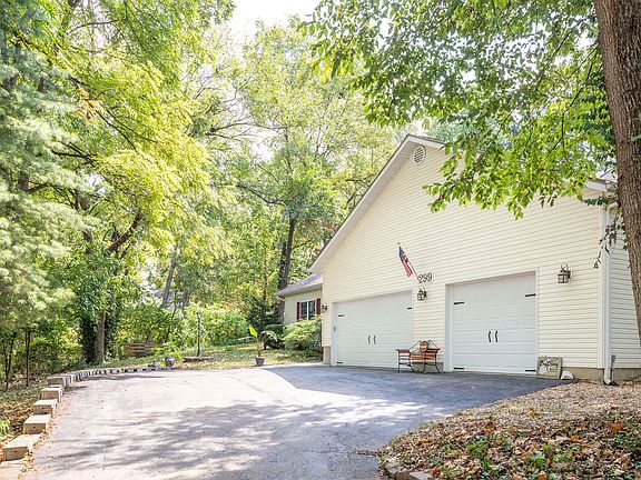 4th image of 299 River Point Road