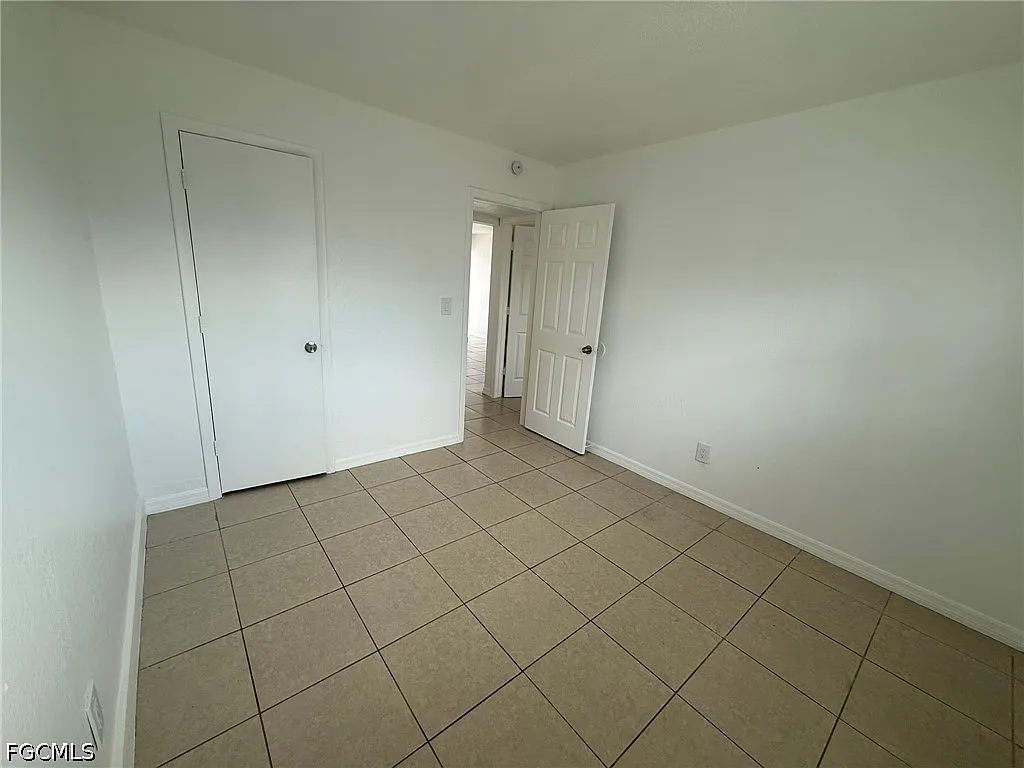 2 bed, 1.0 bath, 675 sqft, $1,200 — Photo 3