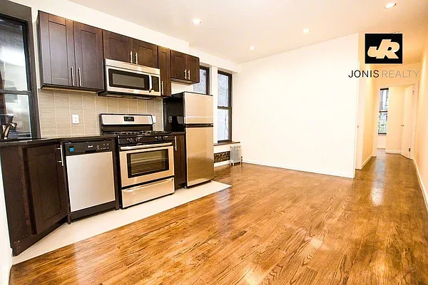Rented by Jonis Realty | media 5