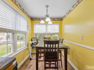 27 Tack Ct, Tinton Falls, NJ