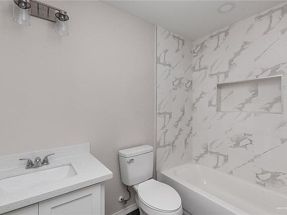 5th image of 608 W Los Torritos St