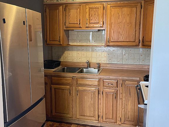4th image of 509 Francis St