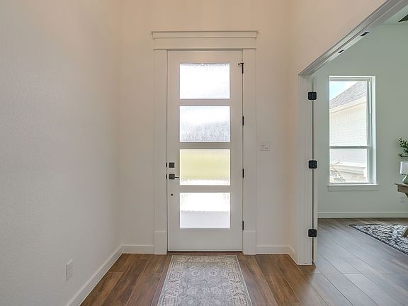 5th image of 9012 Valley Oak Ct