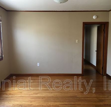 4th image of 122 N Bernadotte St #122