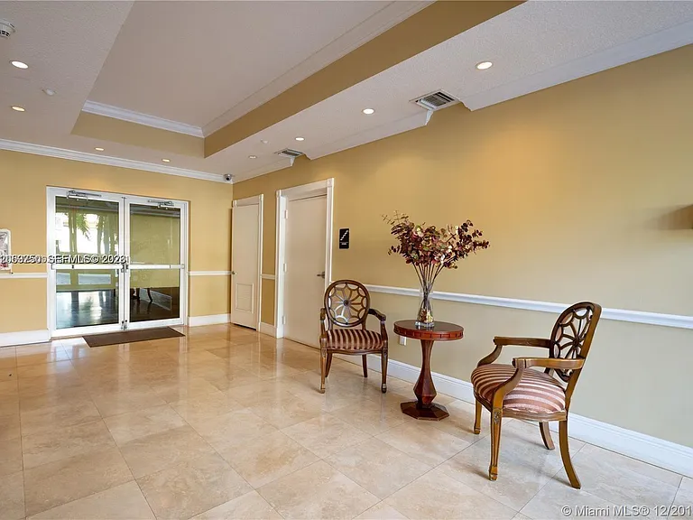 201 Golden Isles Dr #409 — Photo 9