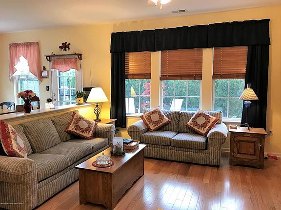5th image of 29 Whitewater Dr