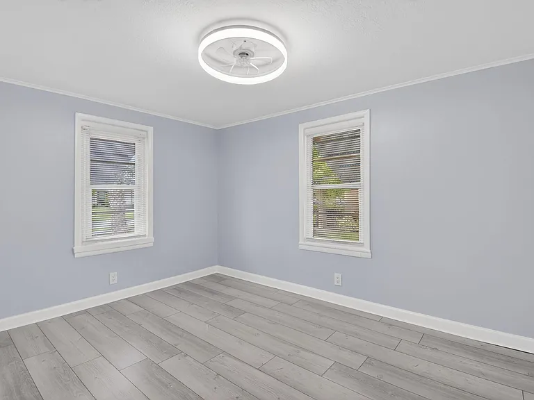 239 NW 6th Ave — Photo 15