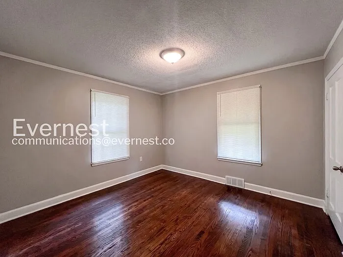 905 Parkhaven Ln — Photo 11