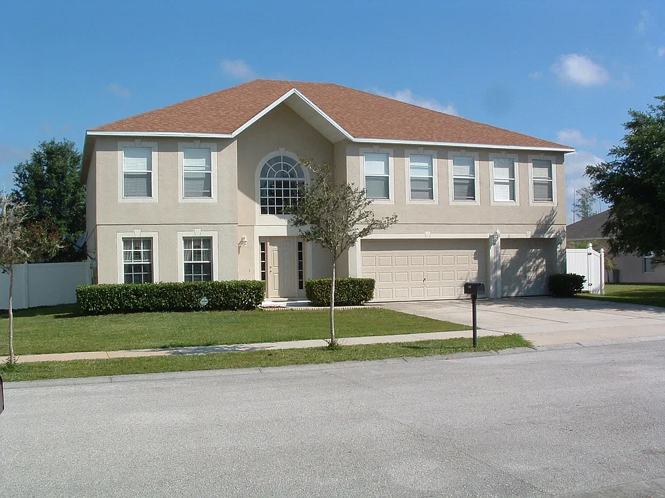 1049 Tawny Eagle Dr