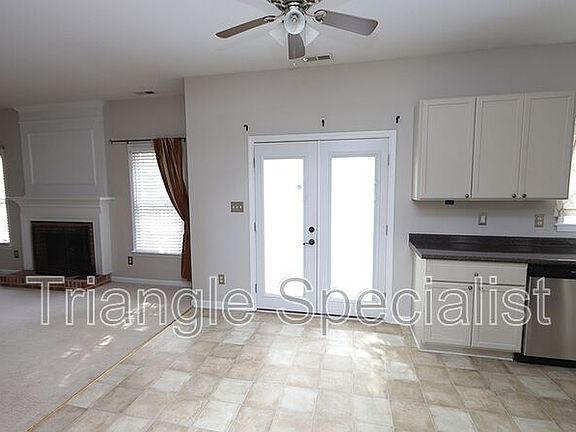 5th image of 210 Newberry Ln
