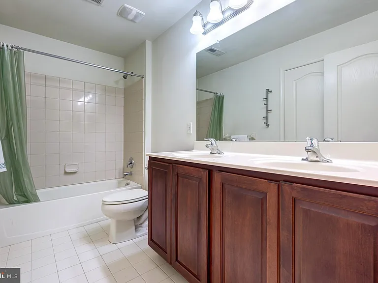 2604 Rockledge Ct — Photo 40