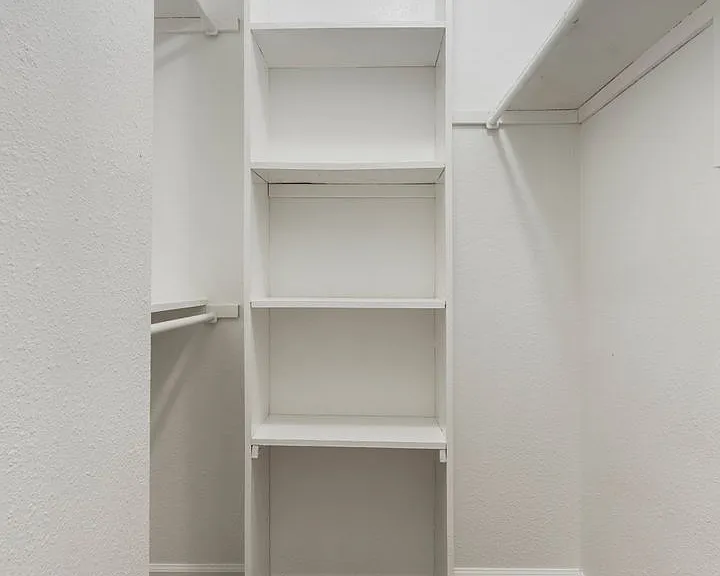 Post Oak Apartments — Photo 34
