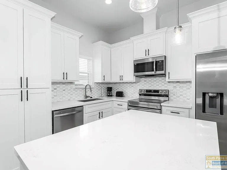 18 N Bay Hill Dr — Photo 12