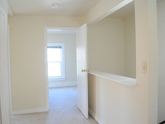 4th image of 5616 Brooklyn Ave NE #B