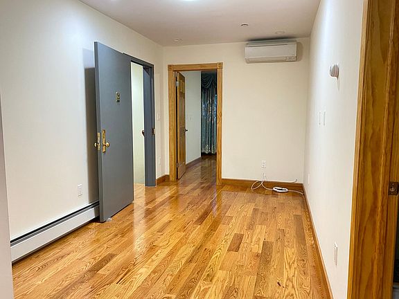 4th image of 4512 163rd St Floor 2