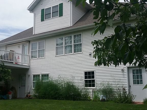 Back w/walkout basement