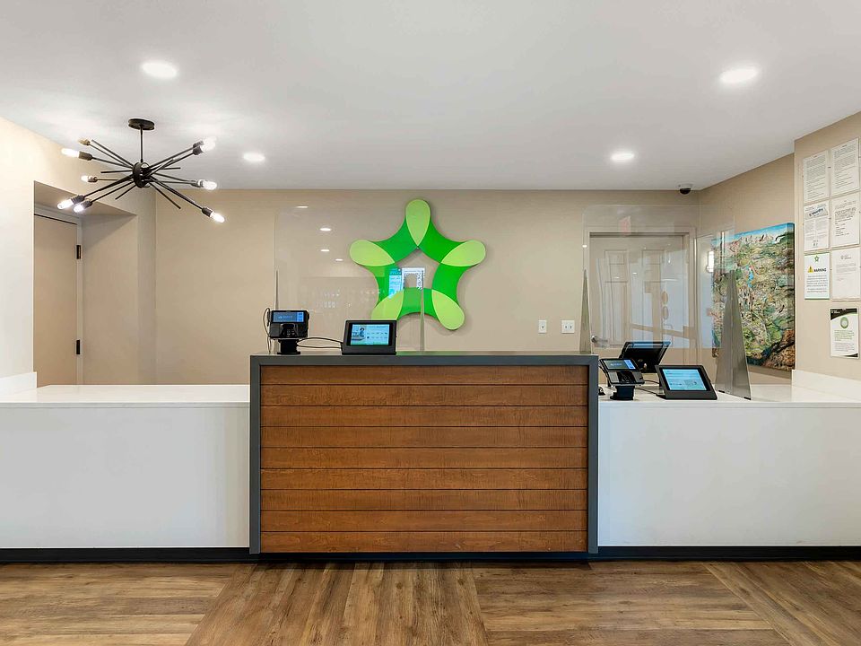 Lobby and Guest Check-in