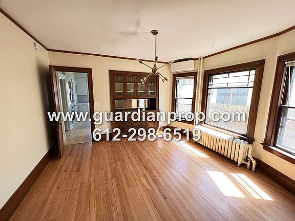 4th image of 104 Snelling Ave N #104