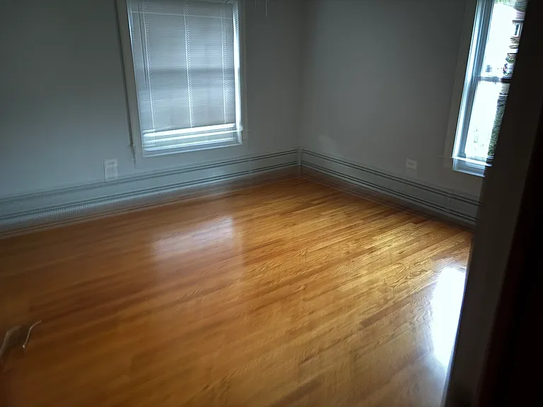 74 Rhoda St — Photo 3