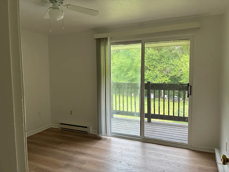 39 Pleasant St — Photo 18