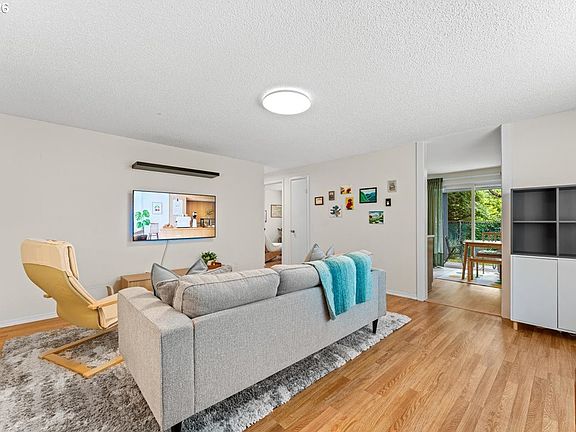 4th image of 4904 SW Franklin Ave APT 2