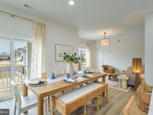 2 Bowers Dr #303, Ocean View, DE 19970