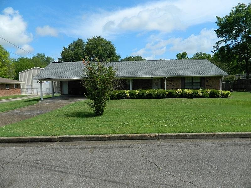 1st image of 2412 McArthur Dr