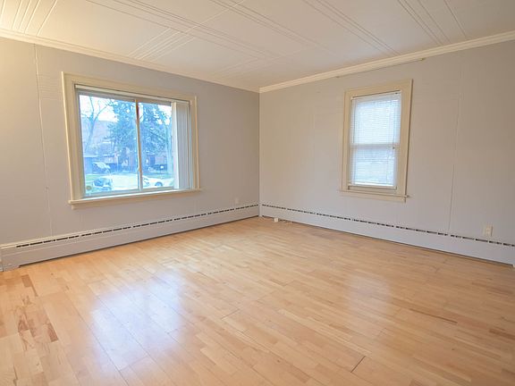5th image of 250 Stanley Ave